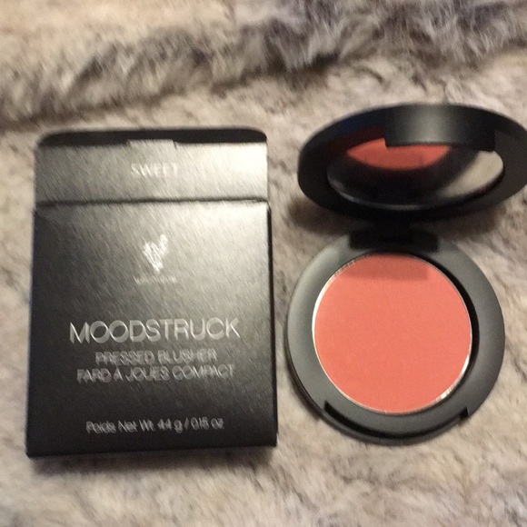 Younique moonstruck pressed blusher matte - Picture 2 of 3